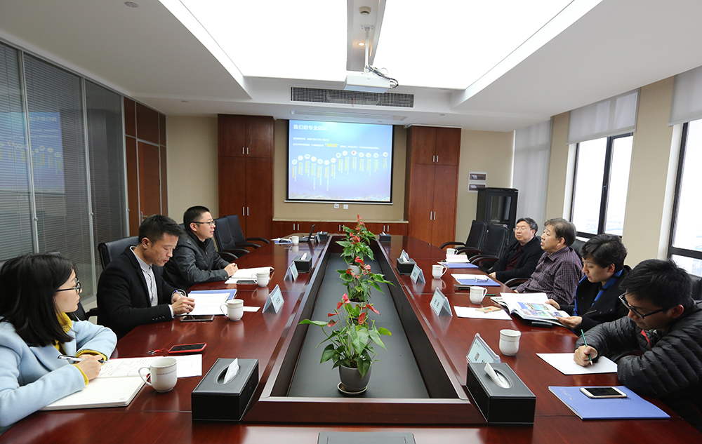 中國(guó)環(huán)保產(chǎn)業(yè)協(xié)會(huì)領(lǐng)導(dǎo)蒞臨太陽(yáng)成集團(tuán)tyc環(huán)境參觀(guān)指導(dǎo)